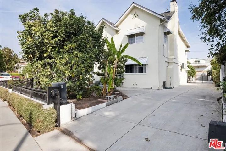 956 Westchester Place, Los Angeles, California 90019