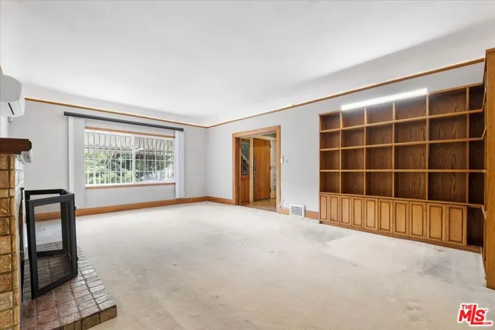 956 Westchester Place, Los Angeles, California 90019