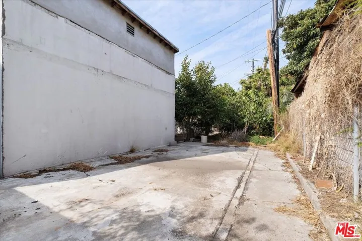 956 Westchester Place, Los Angeles, California 90019