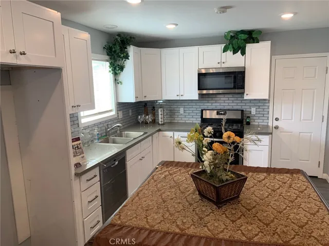 548 Geneva Avenue, Claremont, California 91711