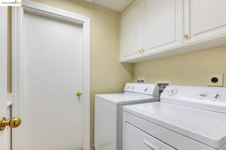 259 Gravatt Dr, Oakland, California 94705