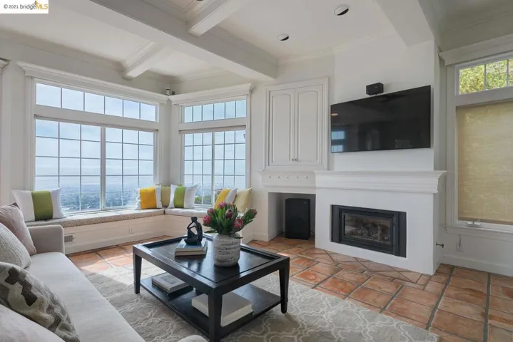 259 Gravatt Dr, Oakland, California 94705