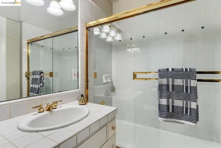 259 Gravatt Dr, Oakland, California 94705