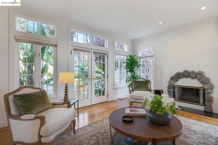 259 Gravatt Dr, Oakland, California 94705