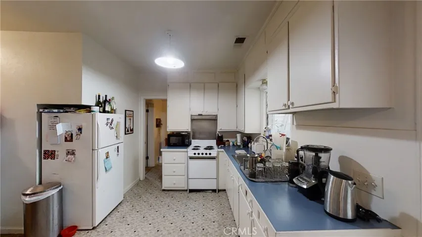 2140 Salem Street, Chico, California 95928