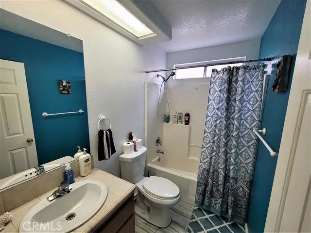 12312 Honeybear Lane, Victorville, California 92392