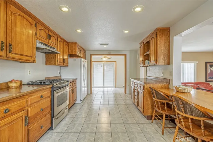 4553 W Avenue L13 Avenue, Lancaster, California 93536