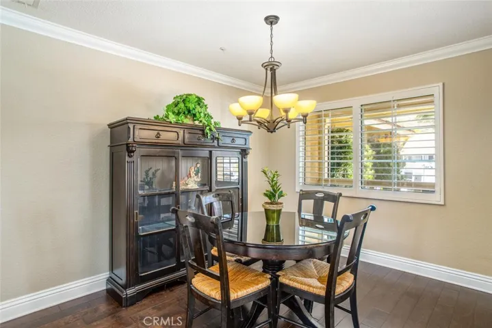 dining area/ could be 4th bedroom