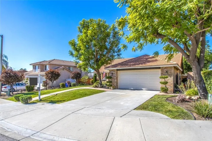 6728 Regal Oaks Road, Highland, California 92346
