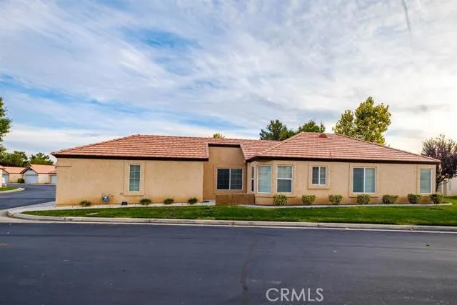 19019 Pamela Lane, Apple Valley, California 92308