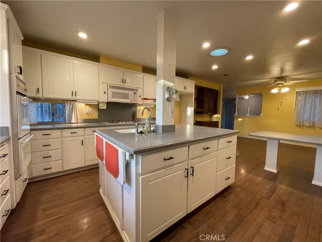 2144 Kellogg Avenue, Corona, California 92879