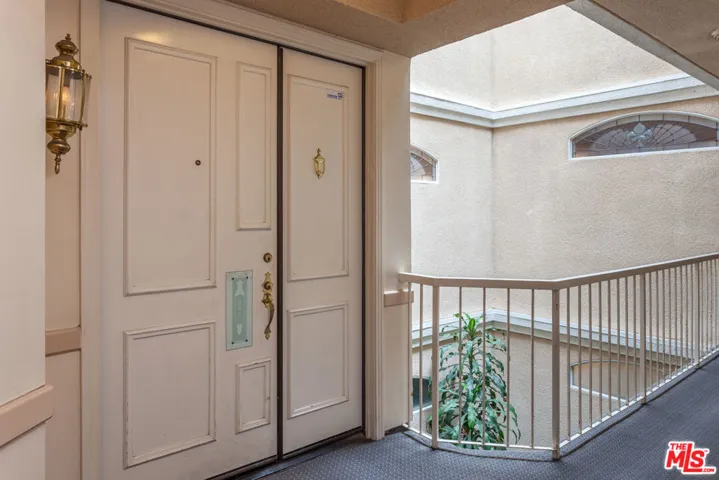 120 S Palm Drive 203, Beverly Hills, California 90212