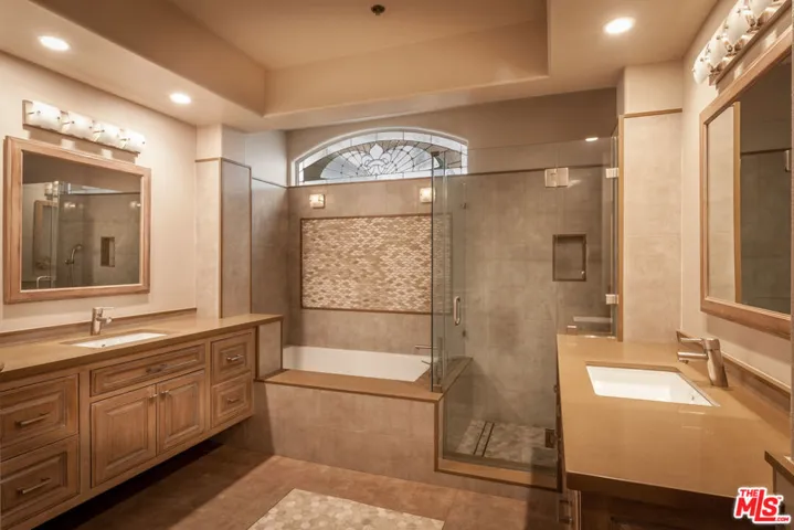 120 S Palm Drive 203, Beverly Hills, California 90212