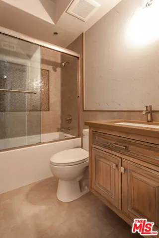 120 S Palm Drive 203, Beverly Hills, California 90212