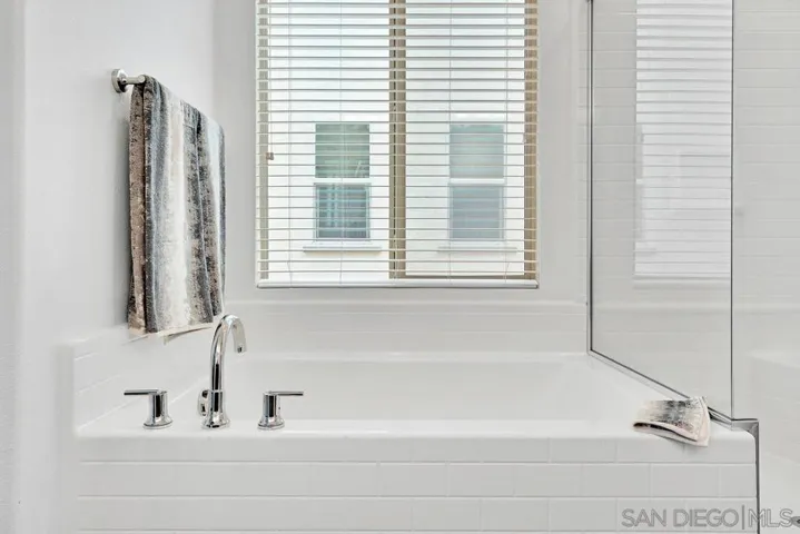 36458 Calle Grandola, Winchester, California 92596