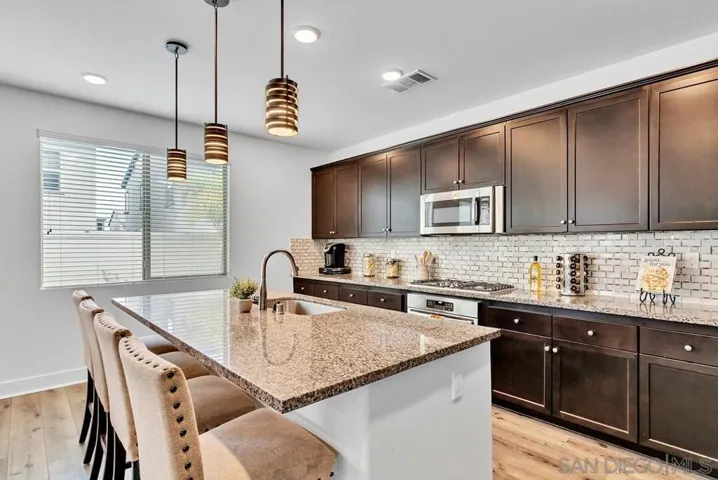 36458 Calle Grandola, Winchester, California 92596