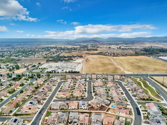 36458 Calle Grandola, Winchester, California 92596