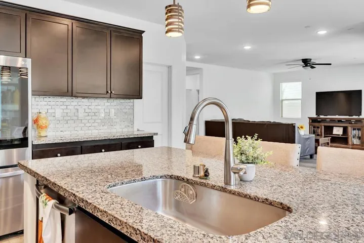 36458 Calle Grandola, Winchester, California 92596