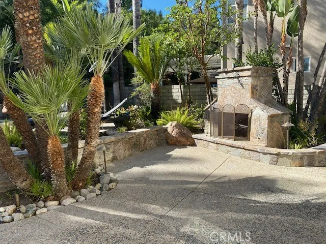 10547 Amberwood Lane, Northridge, California 91326
