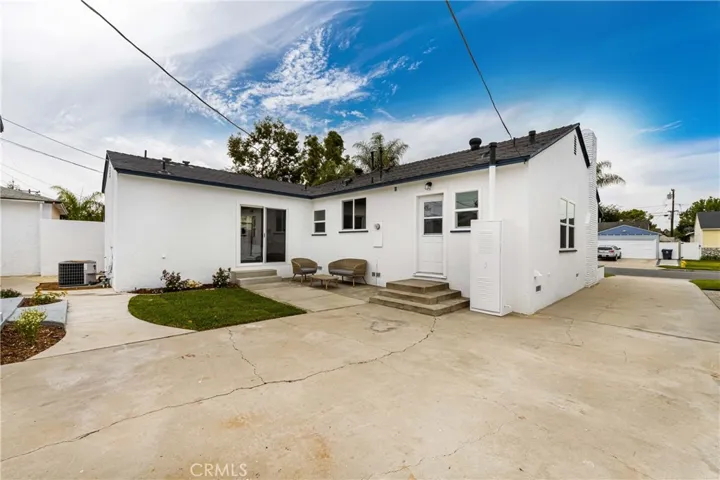 2909 Dashwood Street, Lakewood, California 90712