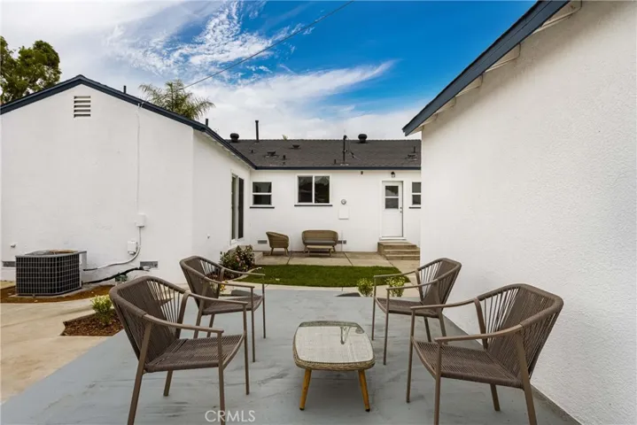 2909 Dashwood Street, Lakewood, California 90712