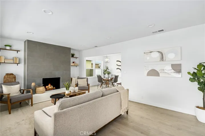 2909 Dashwood Street, Lakewood, California 90712