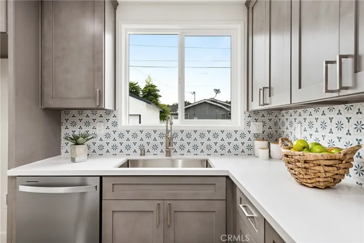 2909 Dashwood Street, Lakewood, California 90712