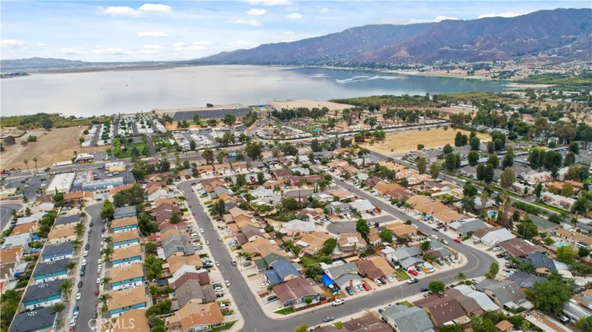 833 Robin Drive, Lake Elsinore, California 92530