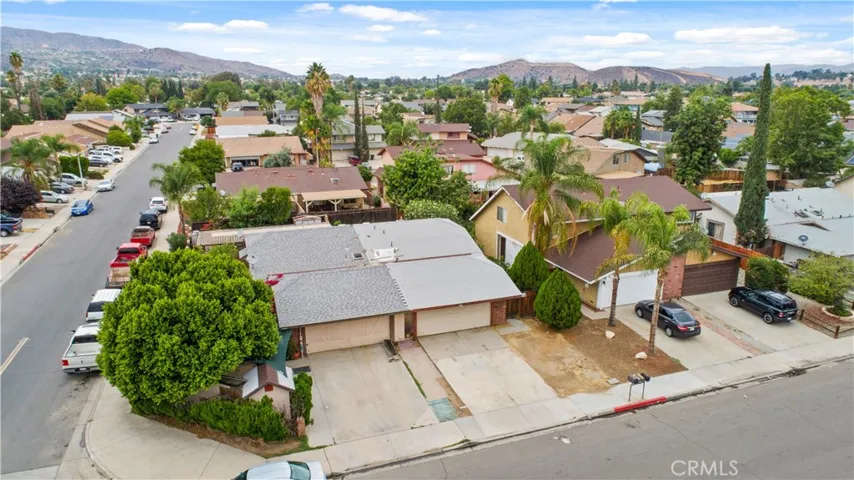 833 Robin Drive, Lake Elsinore, California 92530