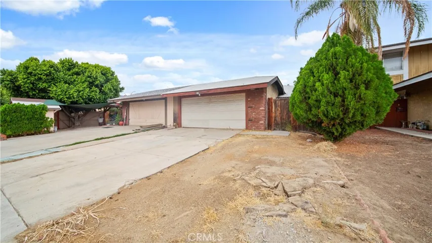 833 Robin Drive, Lake Elsinore, California 92530