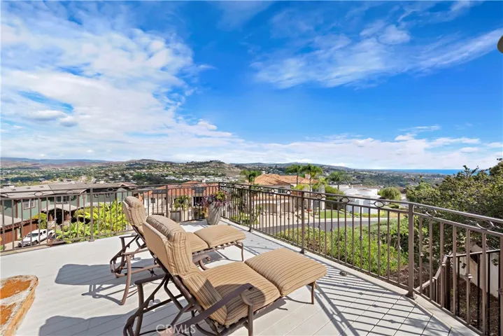 Backyard Deck With Ocean Views - Beautiful Lounge Area