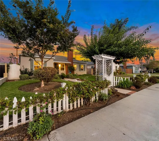 1605 N Rosewood Avenue, Santa Ana, California 92706