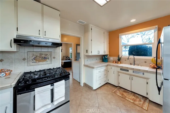 1605 N Rosewood Avenue, Santa Ana, California 92706