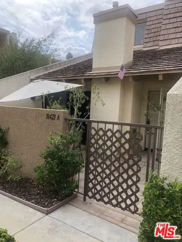 18421 Collins Street A, Tarzana, California 91356