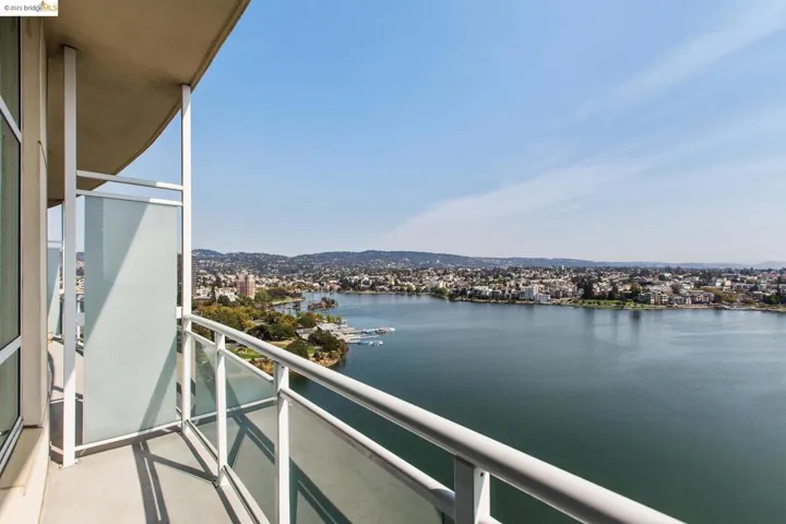 Expansive Balcony