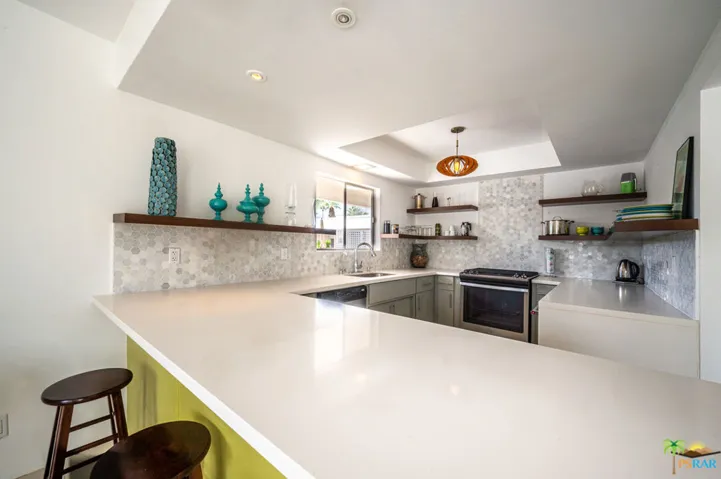 2033 E Ramon Road 10a, Palm Springs, California 92264