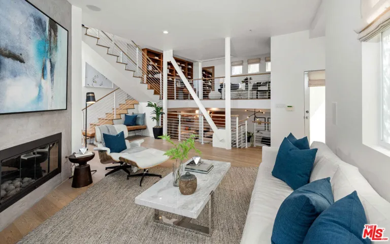 938 Lincoln Boulevard 5, Santa Monica, California 90403