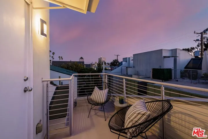938 Lincoln Boulevard 5, Santa Monica, California 90403