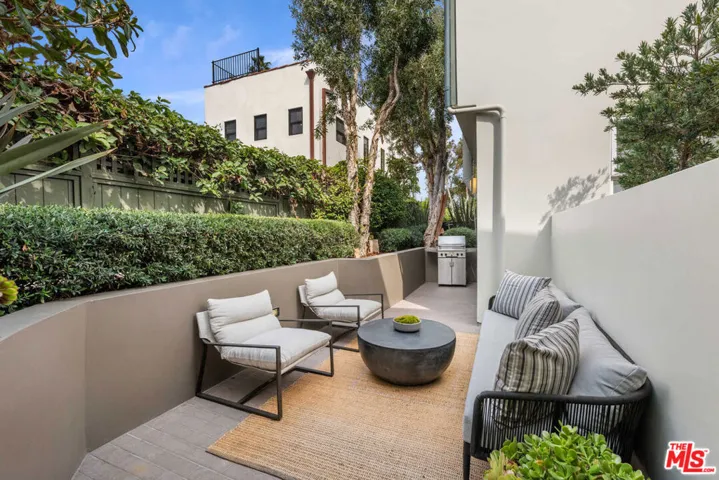 938 Lincoln Boulevard 5, Santa Monica, California 90403