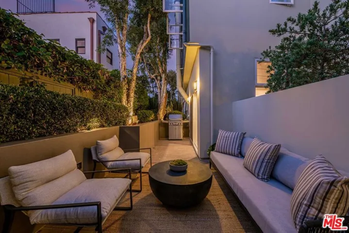 938 Lincoln Boulevard 5, Santa Monica, California 90403