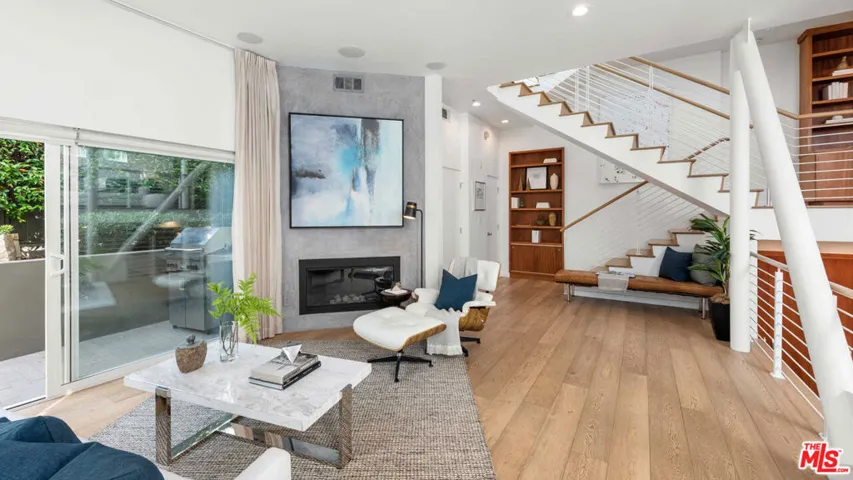938 Lincoln Boulevard 5, Santa Monica, California 90403
