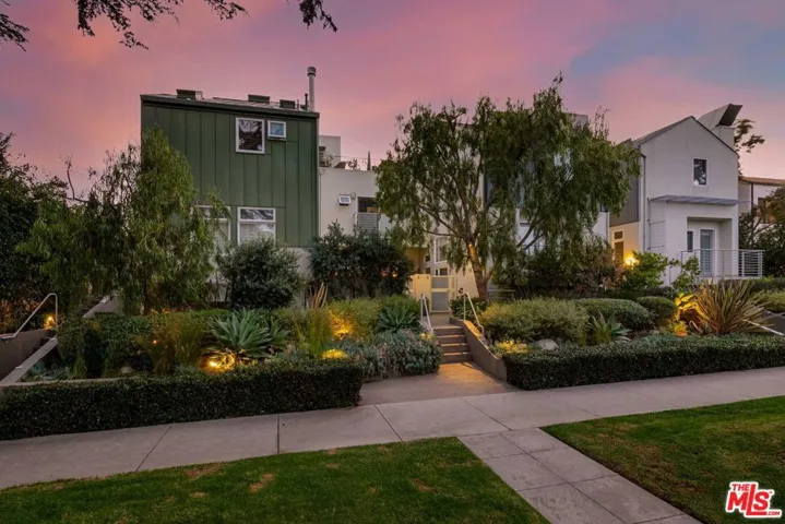 938 Lincoln Boulevard 5, Santa Monica, California 90403