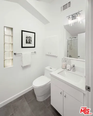 938 Lincoln Boulevard 5, Santa Monica, California 90403