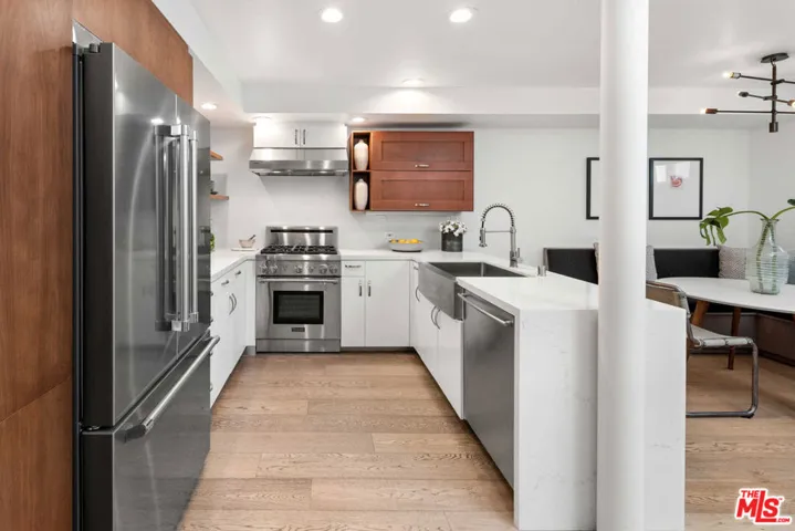 938 Lincoln Boulevard 5, Santa Monica, California 90403