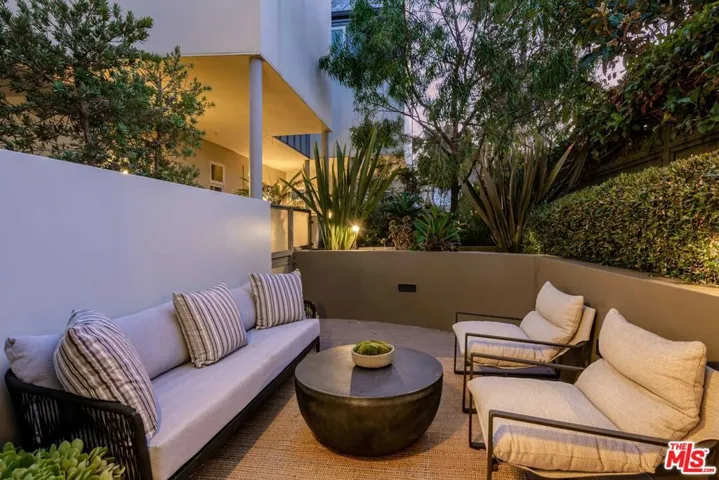 938 Lincoln Boulevard 5, Santa Monica, California 90403