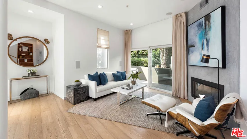 938 Lincoln Boulevard 5, Santa Monica, California 90403