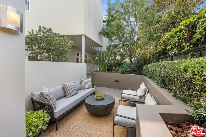 938 Lincoln Boulevard 5, Santa Monica, California 90403