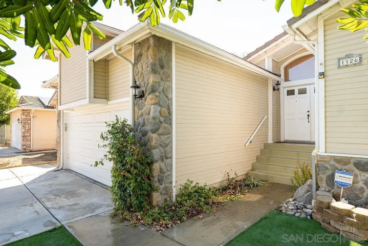 1126 Cottontail Rd, Vista, California 92081