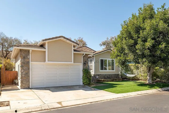 1126 Cottontail Rd, Vista, California 92081