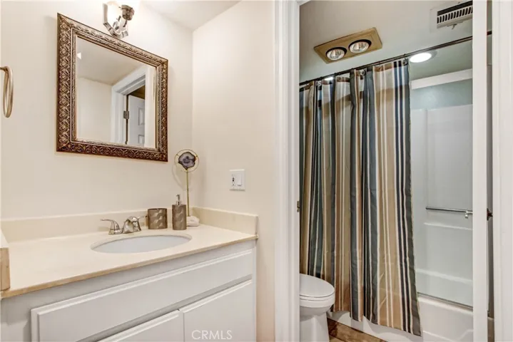 21333 Lassen Street 3a, Chatsworth, California 91311